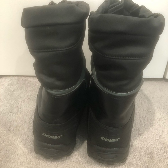 Kids Khombu Black Snow Boots with Zip Front and Drawstring Closure Size 4 - Picture 6 of 10